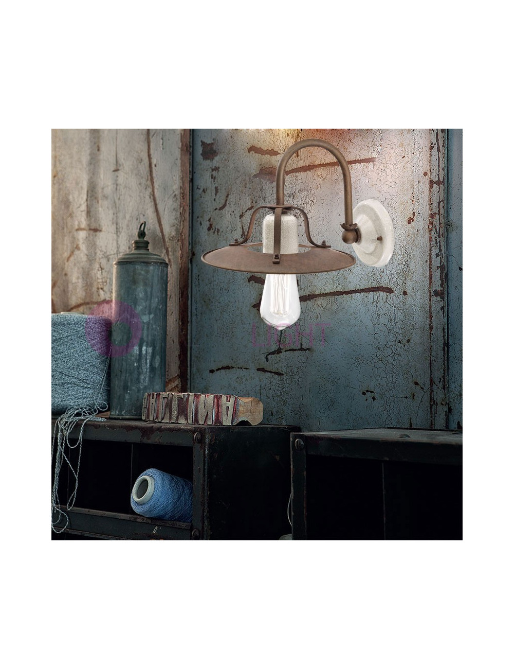 GRUNGE Retro Country Wandleuchte aus Metall und Keramik Ferroluce GRUNGE Retro Country Wandleuchte aus Metall und Keramik Ferroluce
