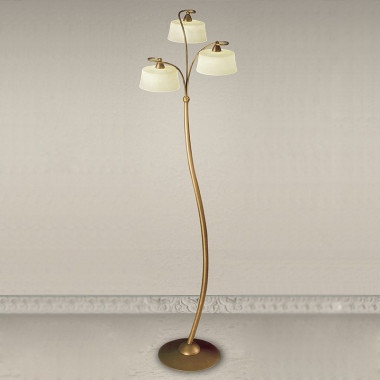 4220 Standing floor Lamp in a Rustic Classical Style