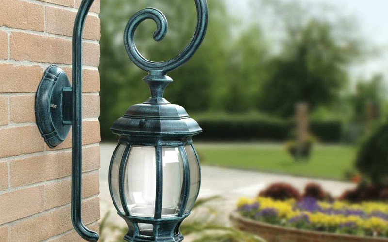 lanterna lampada esterno giardino